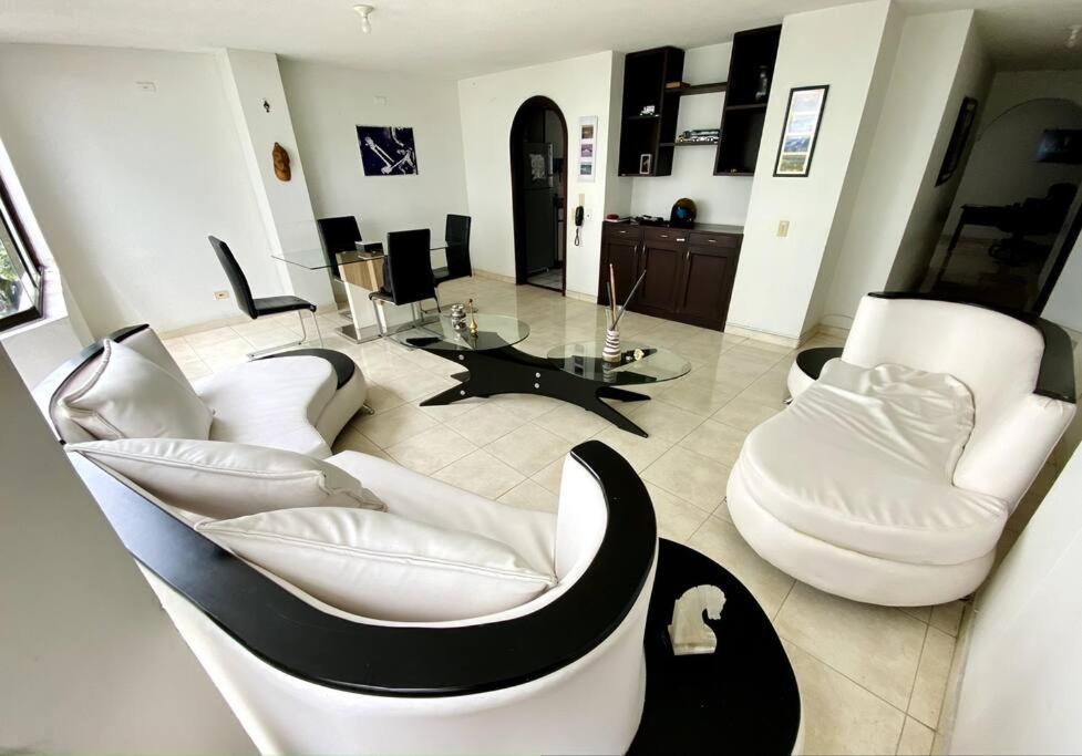 Apartamento Amoblado En Pinares Apartment เปเรย์รา ภายนอก รูปภาพ